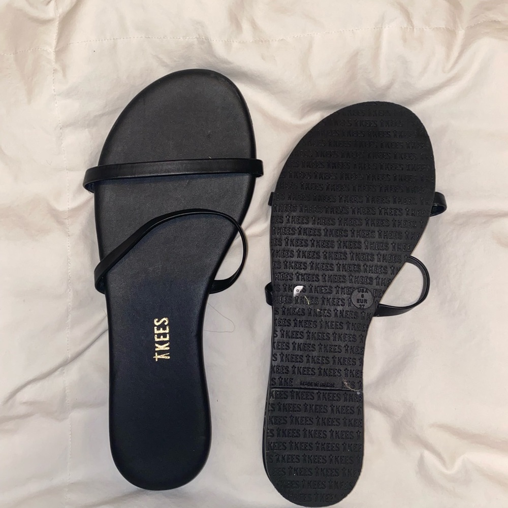 tkees sandals